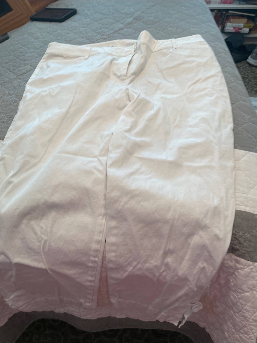 Talbots Perfect Crop Bottoms in White